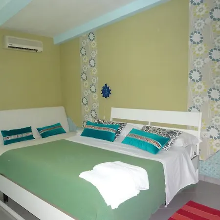 Franca Bed & Breakfast 2*