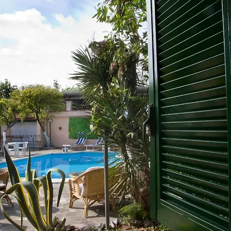 Franca Bed & Breakfast 2*
